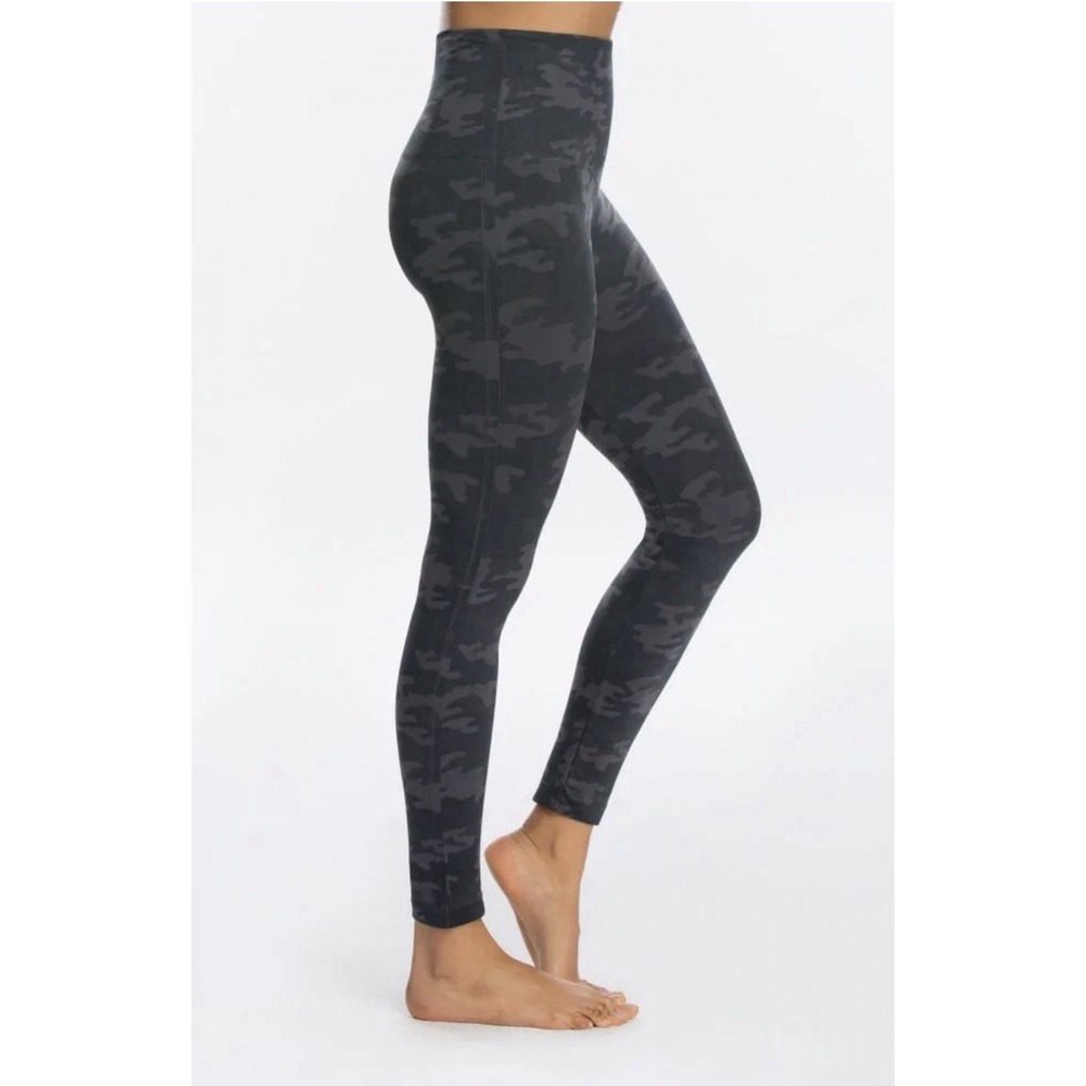 Spanx Look At Me Now Seamless Camo Leggings Black Gray High Rise Women Sz Medium